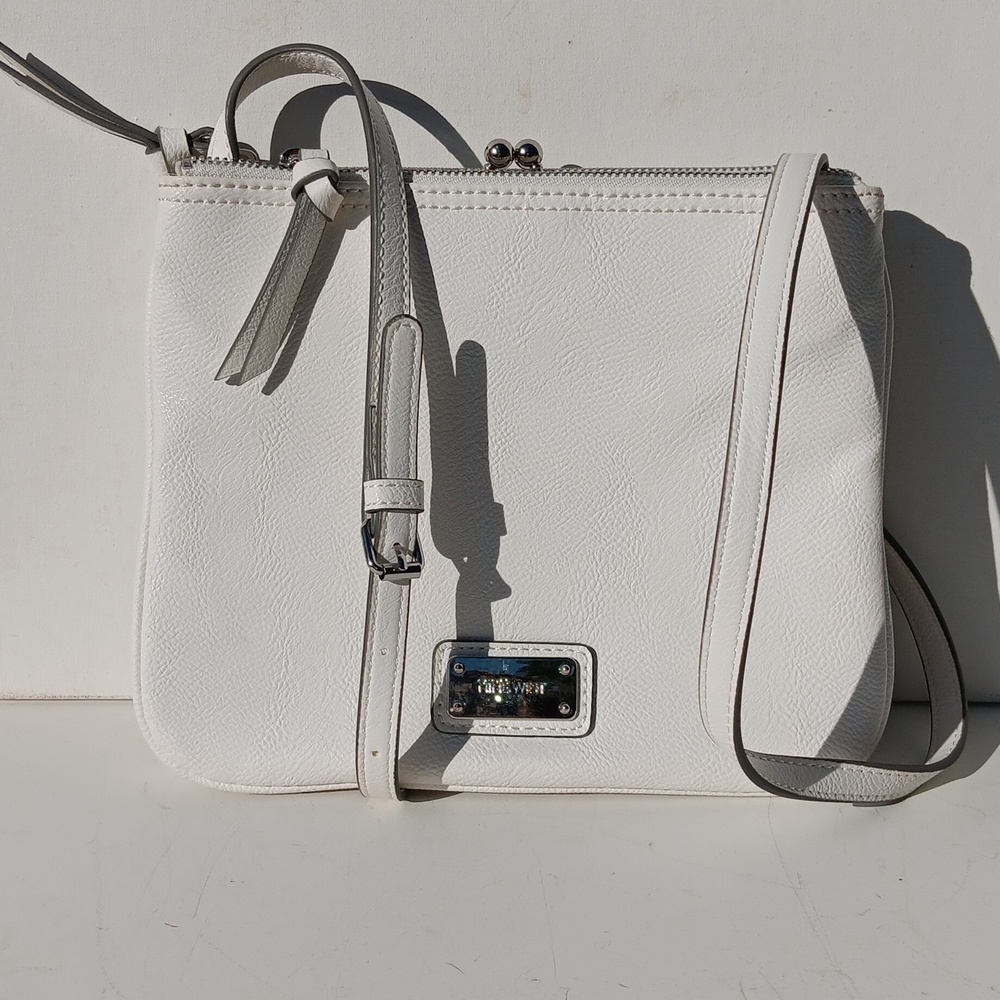White Nine West purse Size9×8